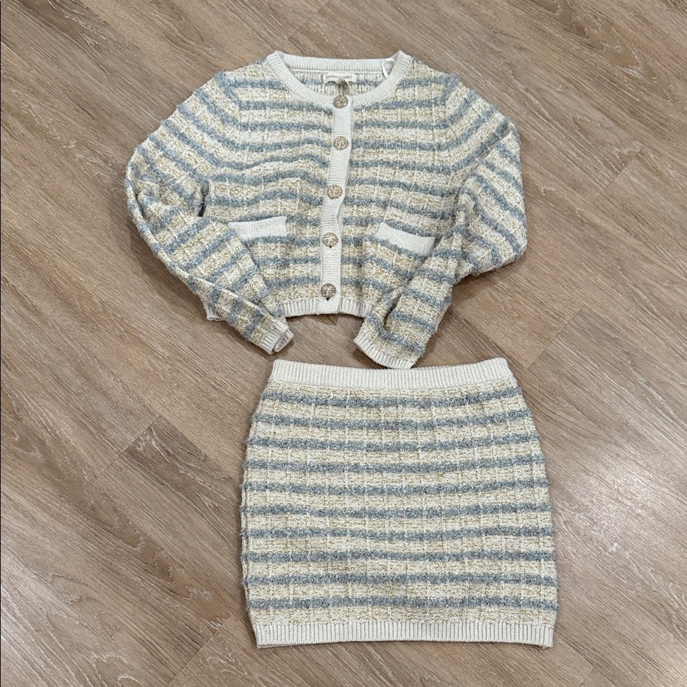 Chic Striped Knit Skirt in Cream and Gray